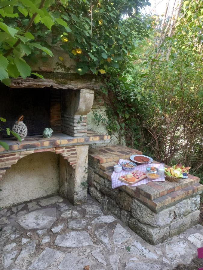 Le Jardin De Myrtille Panzió Saint-Géraud-de-Corps Kültér fotó